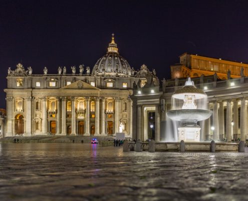 Vatikan bei Nacht